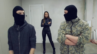 Secret agent Gerda deals with a gang Secret agent Gerda deals with a gang